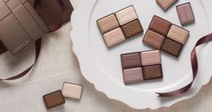 ルナソル(LUNASOL)2018バレンタインコスメの通販や直営店は？口コミも調査