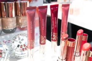 クラランス2019秋の新作コスメ！リップやチークの予約発売日と口コミまとめ