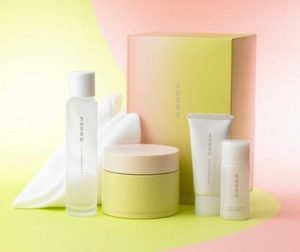スック(SUQQU)福袋2020の予約は？中身ネタバレと口コミも調査